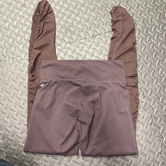 Fabletics Cinch leg Leggings - Picture 2 of 3